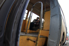 14.09.2008. Автобусы на конечной остановке «Вокзал» Фото: А.Карпов